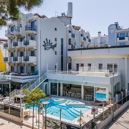 Royal Boutique Hotel Риччоне Екстер'єр фото