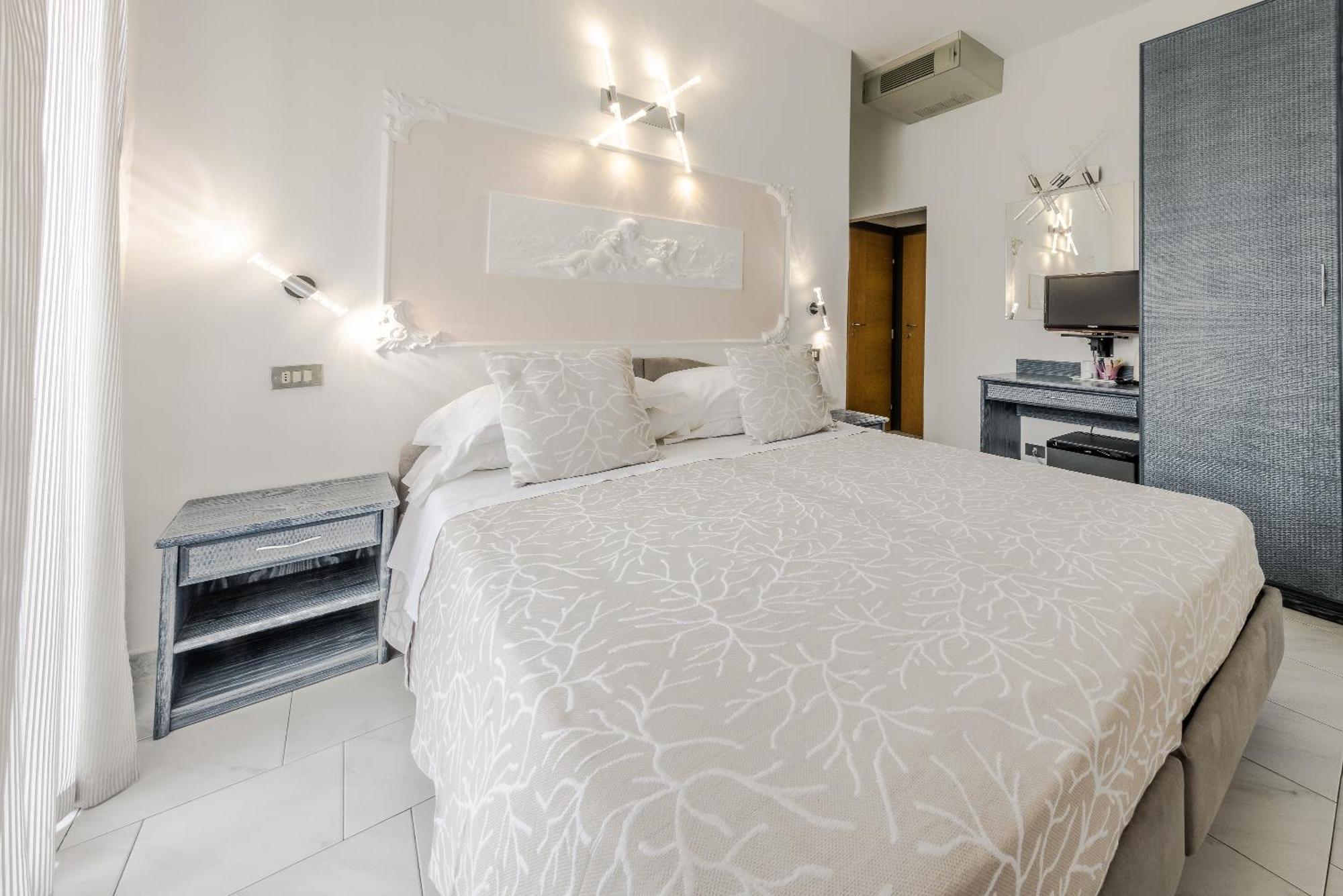 Royal Boutique Hotel Риччоне Екстер'єр фото