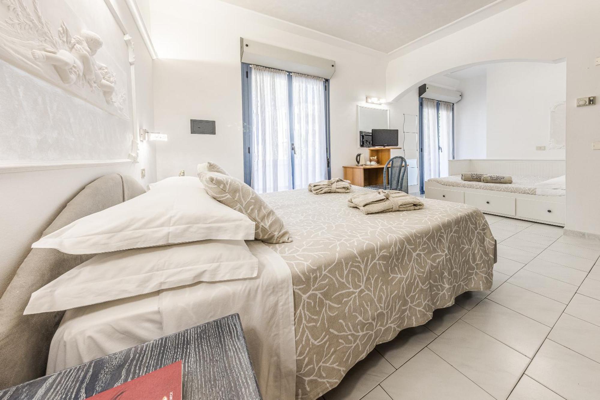 Royal Boutique Hotel Риччоне Екстер'єр фото