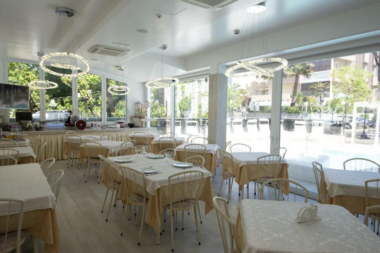Royal Boutique Hotel Риччоне Екстер'єр фото